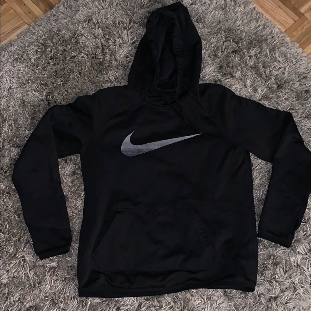 NIKE therma fit size medium women’s